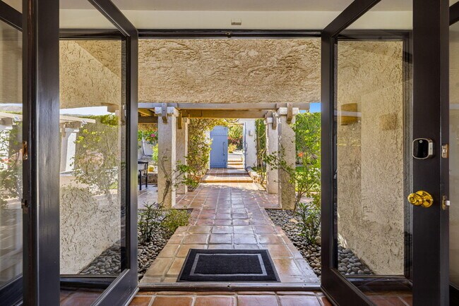 Building Photo - 46310 Shadow Mountain Dr