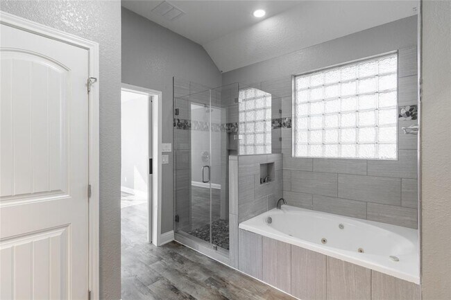 Building Photo - 20851 Cottage Cove Ln