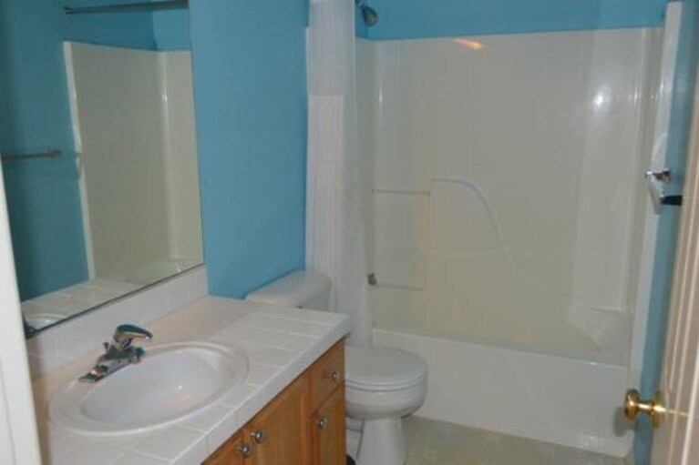 Building Photo - 1290 NE Margeaux Pl