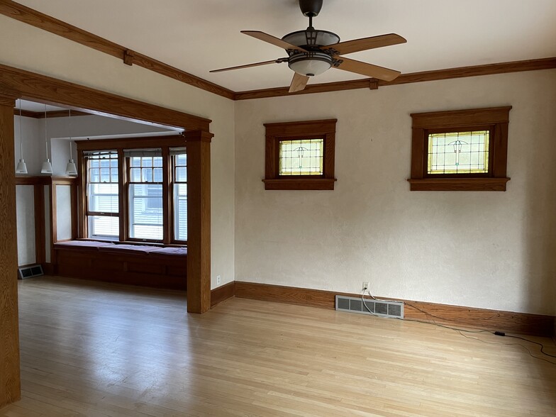 Building Photo - 2954 N Frederick Ave