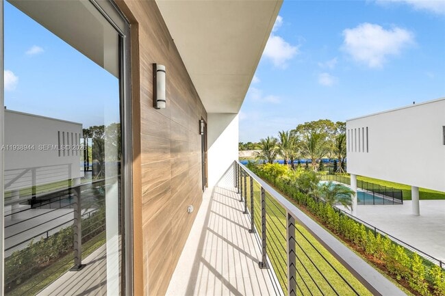 Building Photo - 16699 Botaniko Dr N