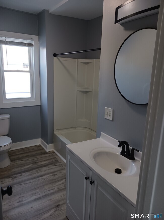 Building Photo - 15 Clark St