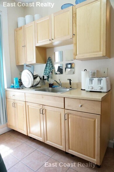 Building Photo - 79 Gordon St