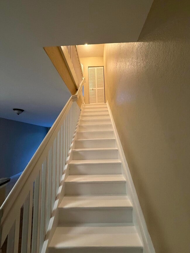 Building Photo - 1992 Alamanda Way