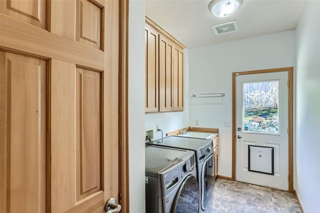 Building Photo - 4Bd/2.5Ba Redmond House