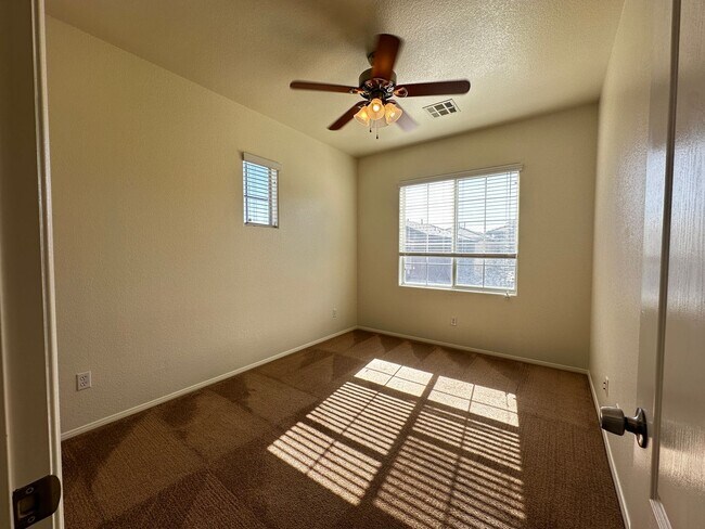 Building Photo - SKY RIDGE