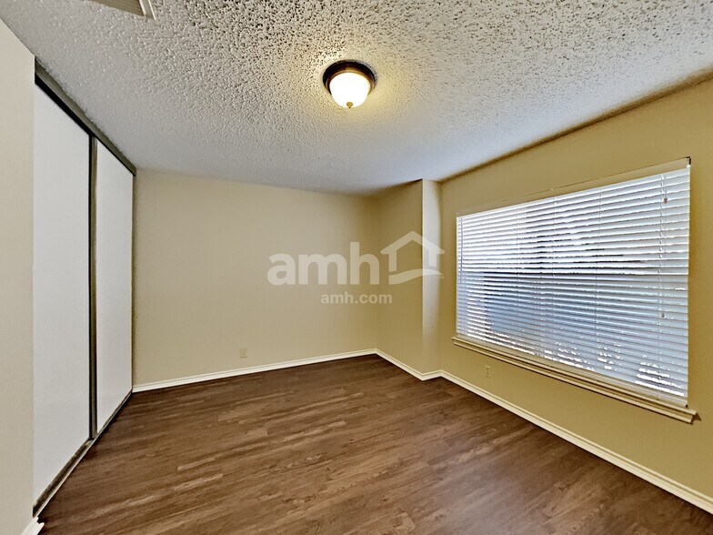 Building Photo - 6322 Regency Ct