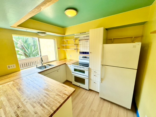 Building Photo - 7958 Mission Center Ct