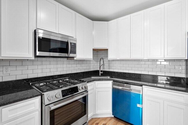 Primary Photo - 2524 E Fayette St