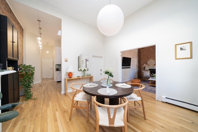 Building Photo - 205 14th St