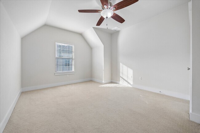 Building Photo - 13001 Hymeadow Dr