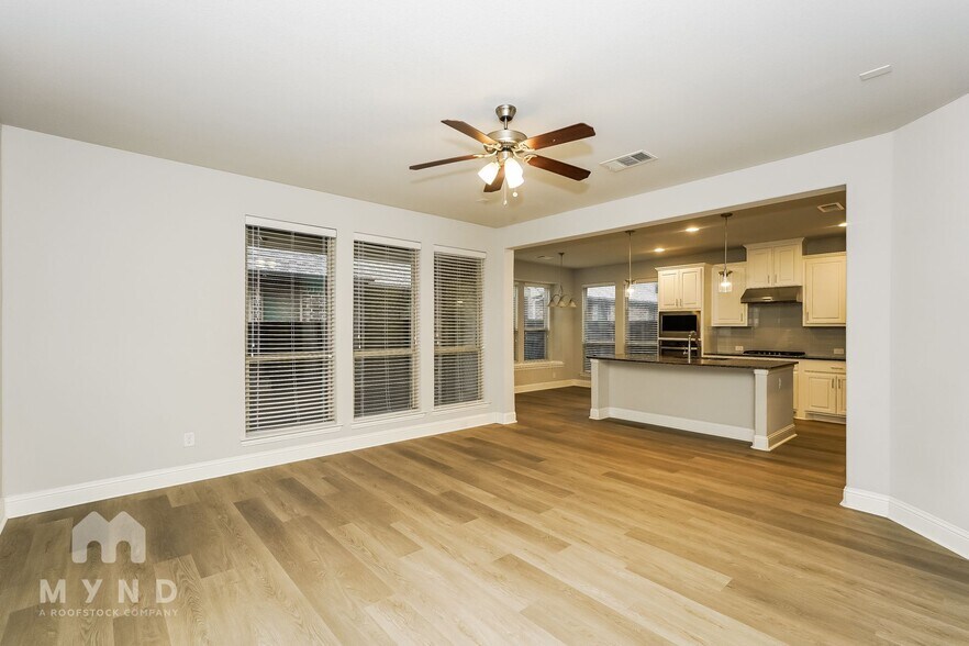 Building Photo - 120 Knight of Realm Blvd