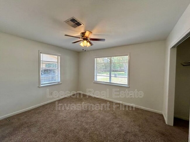 Building Photo - 3235 Caroline Dr