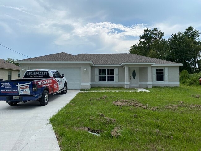 Primary Photo - Custom Home - Desirable SE Ocala Neighborh...