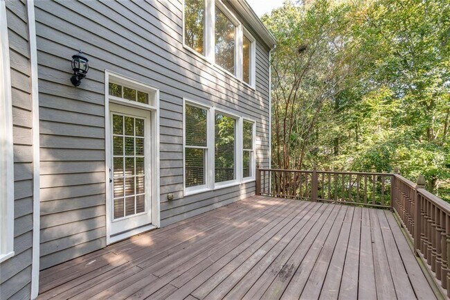 Building Photo - 651 Briarleigh Way
