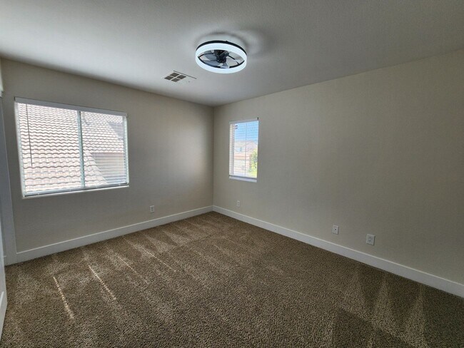 Building Photo - In the Heart of Green Valley Ranch