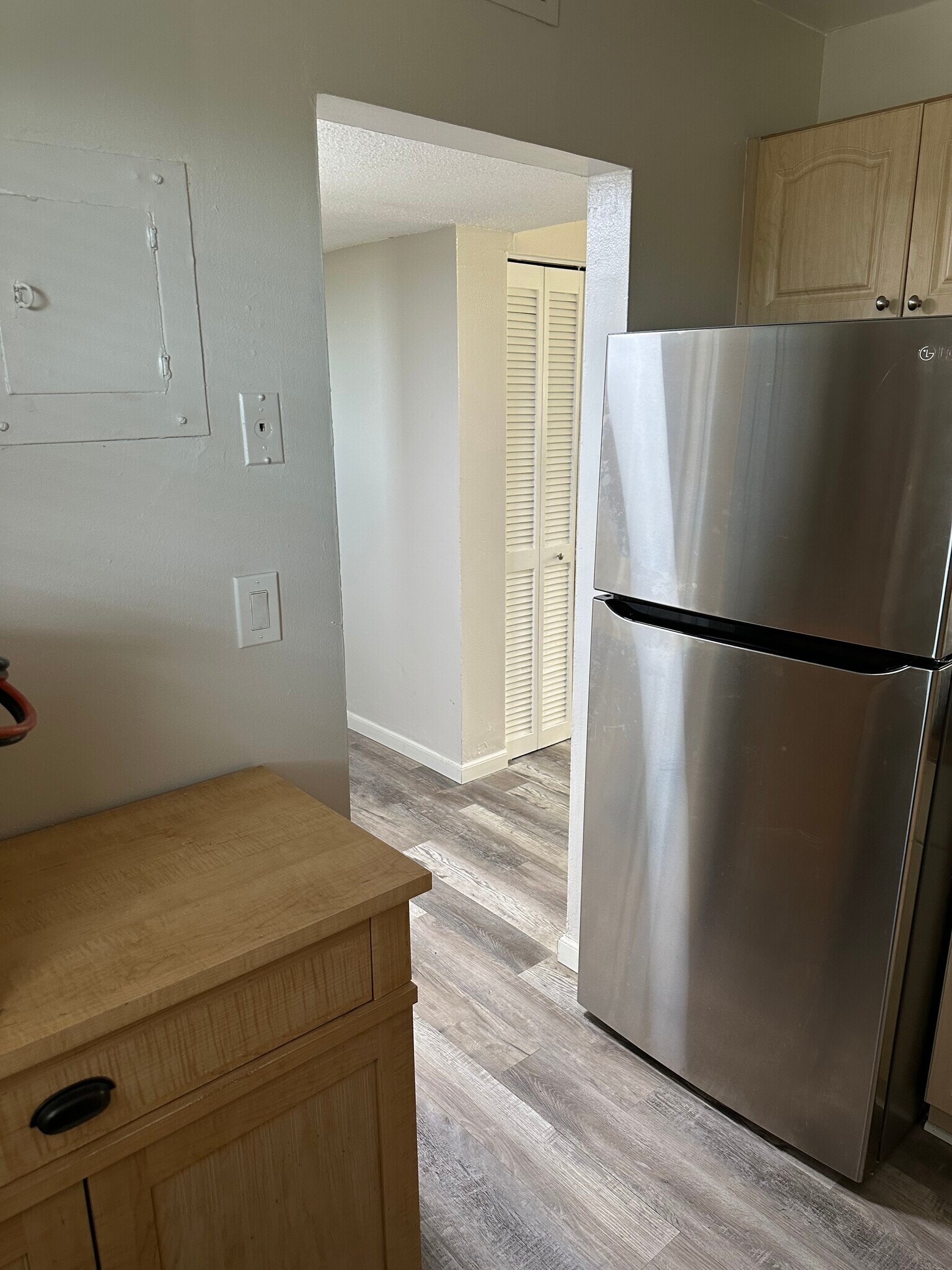 Building Photo - 220 SW 9th Ave