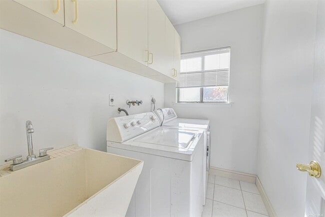 Building Photo - 8 Mondavi Ln