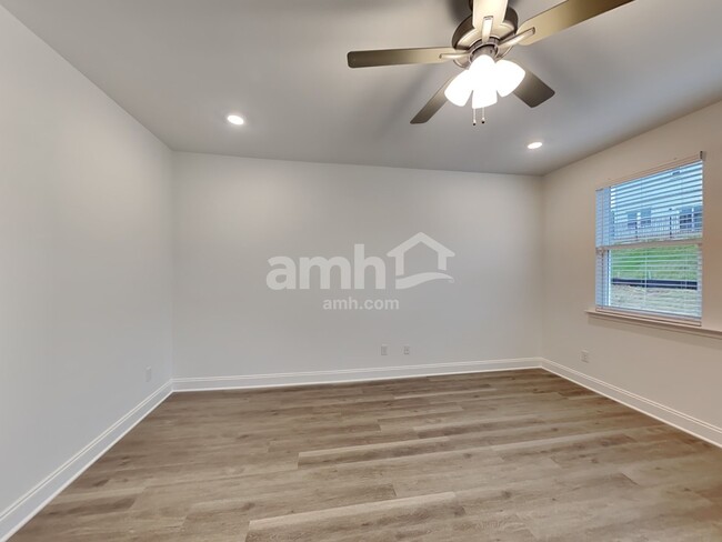 Building Photo - 213 Argea Dr