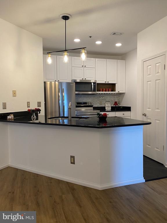 Building Photo - 600 Squire Ln
