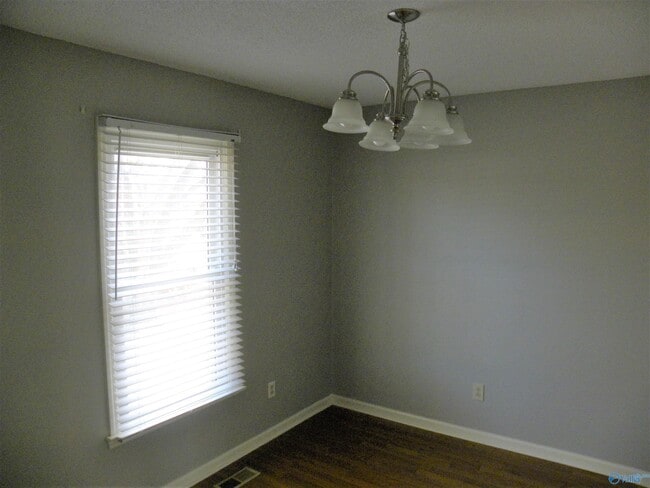 Building Photo - 128 Lewis Ln