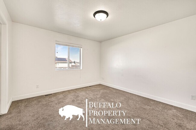 Building Photo - 4211 Roy Cir