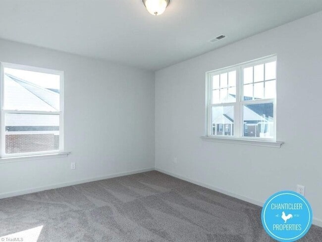 Building Photo - 1313 Achonechy Trl