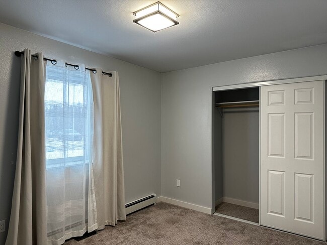 Building Photo - 1321 Groundsel Ave