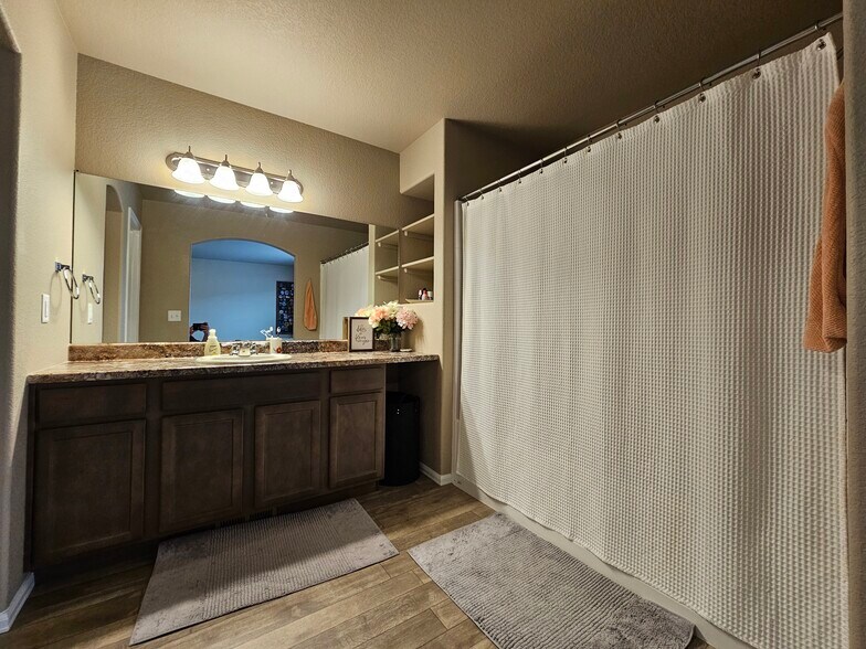 Building Photo - 7673 Jack Pine Grv