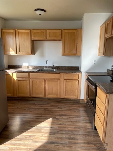 Primary Photo - 1613 NE 81st Ave