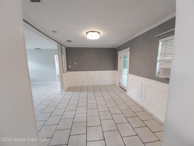 Building Photo - 1390 S Park Ave