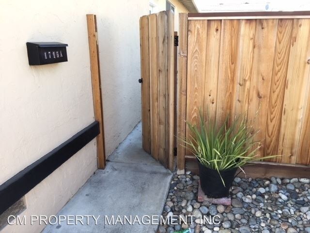 Building Photo - 1715 Foxworthy Ave