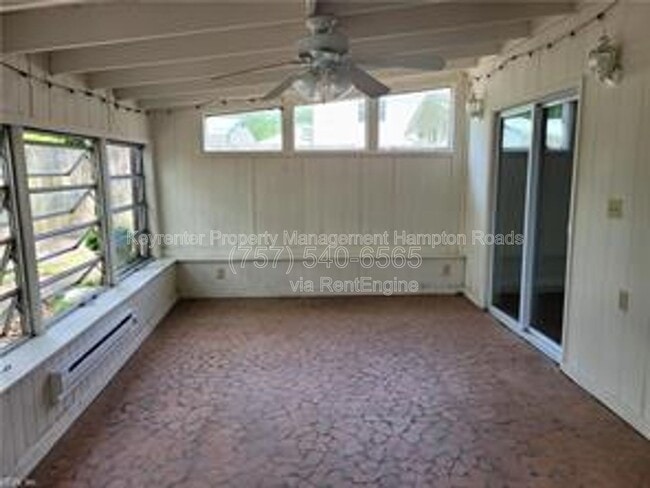 Building Photo - 1289 River Oaks Dr