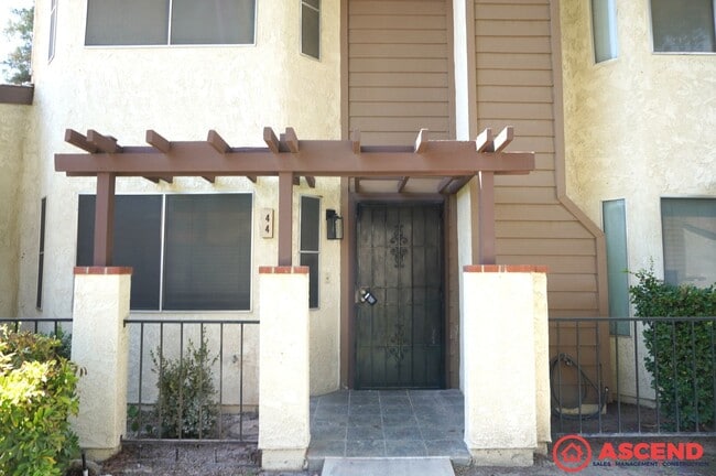 Building Photo - 4600 Beechwood St