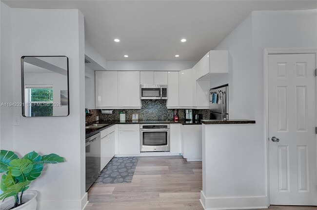 Building Photo - 618 86th St