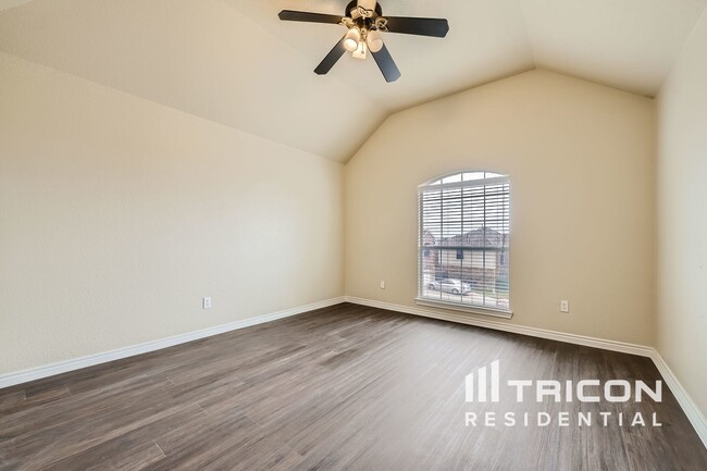 Building Photo - 5001 Pallas Ct