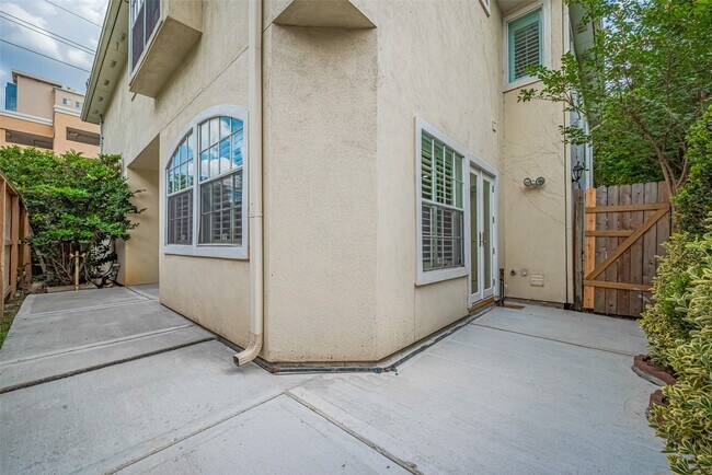 Building Photo - 5302 Fayette St