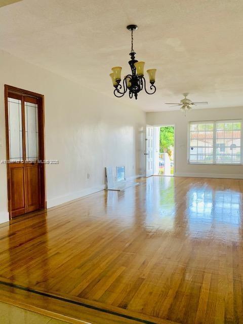 Building Photo - 8842 Carlyle Ave