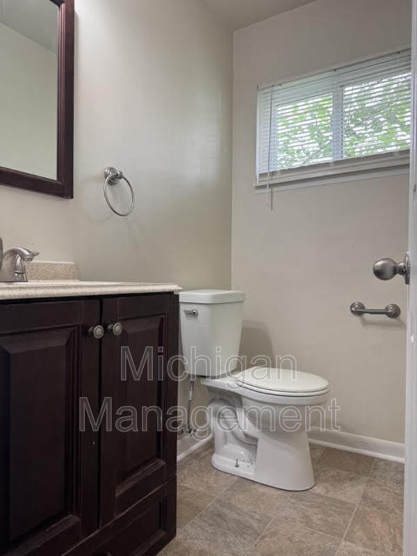 Building Photo - 45299 Indian Creek Dr