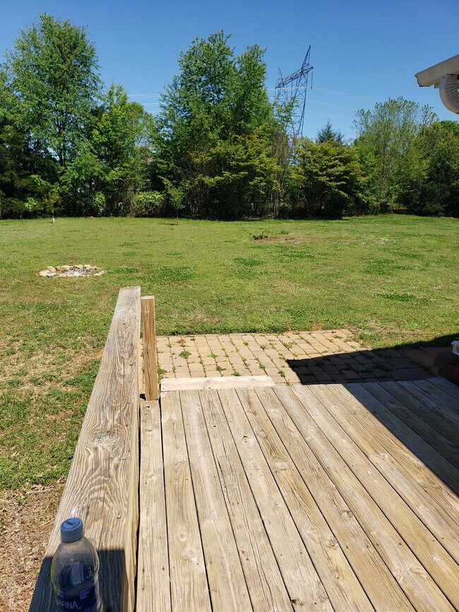Building Photo - 105 Ed Milner Dr