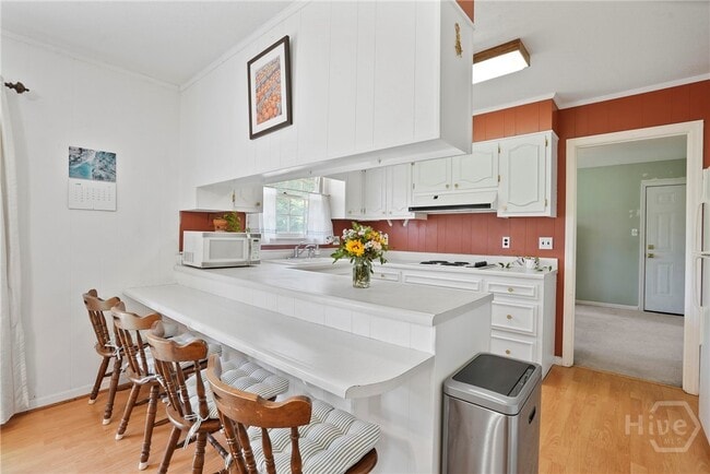 Building Photo - 204 Pine Grove Dr