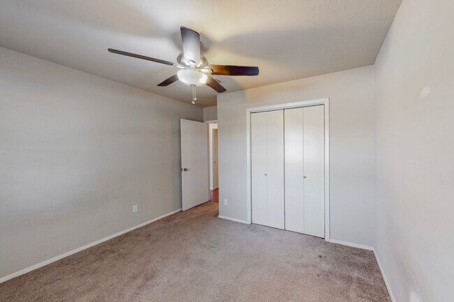 Building Photo - Available June 1st! 3 Bedroom 2 Bath East ...