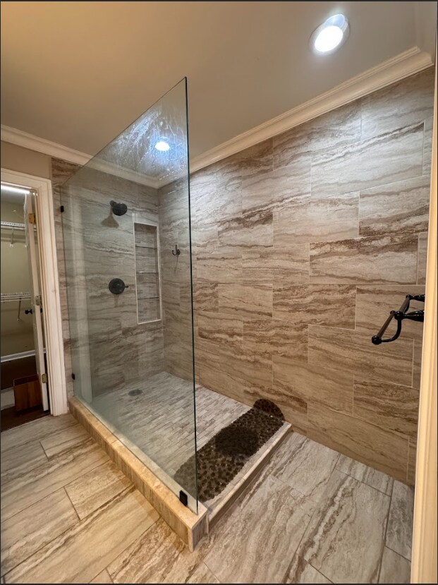 Building Photo - Spacious 3-Bedroom Condo with Modern Amenities in Prime Greenville Location