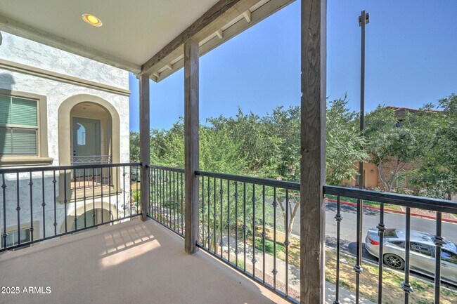 Building Photo - 1717 E Dogwood Ln