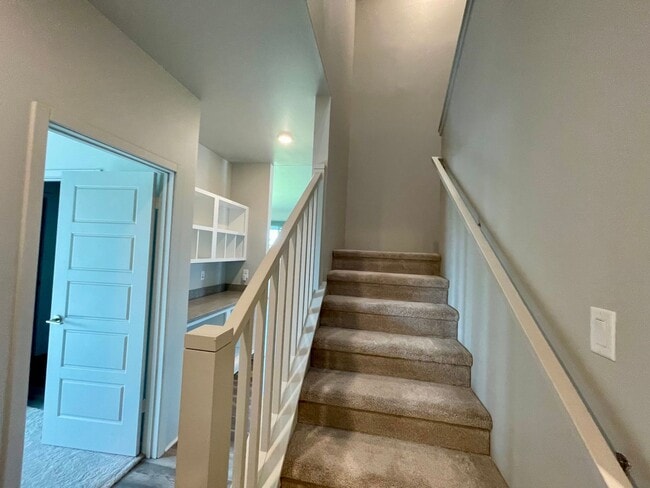 Building Photo - Home for Rent in Hoopili (Lehua) 4 BED/2.5 BATH + Garage!