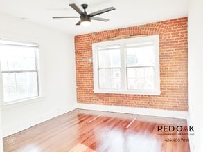 Building Photo - 1110 S Lake St