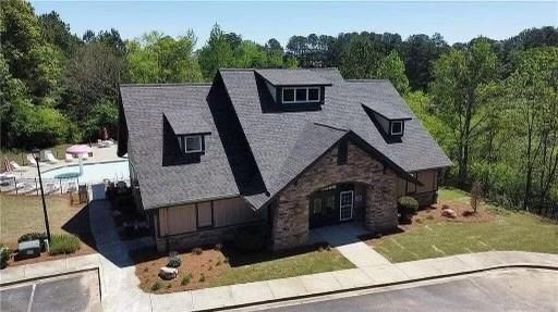 Building Photo - 2089 Lakeshore Overlook Dr