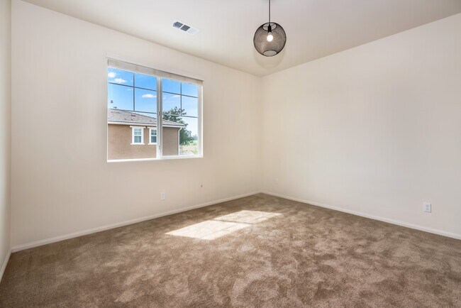 Building Photo - Village at Los Carneros 3 bed/ 2 bath Condo with 2-car garage and AC!