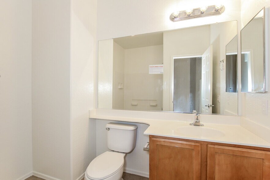 Building Photo - 17722 W Marshall Ln