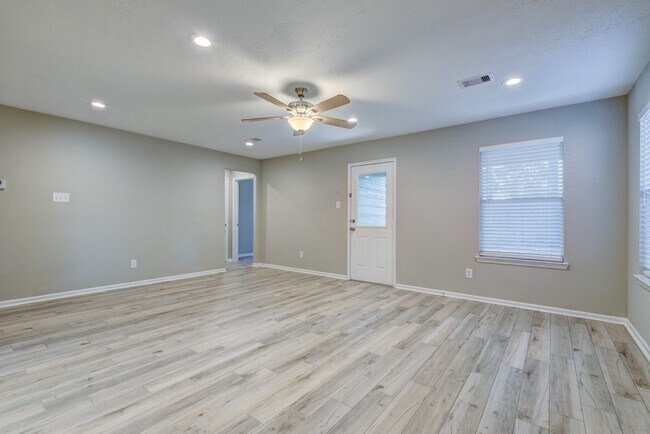 Building Photo - 9730 Gulfstream